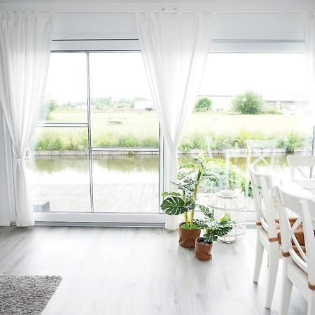 Ferienhaus Max Am Wasser Ferienpark Vislust Wervershoof エクステリア 写真